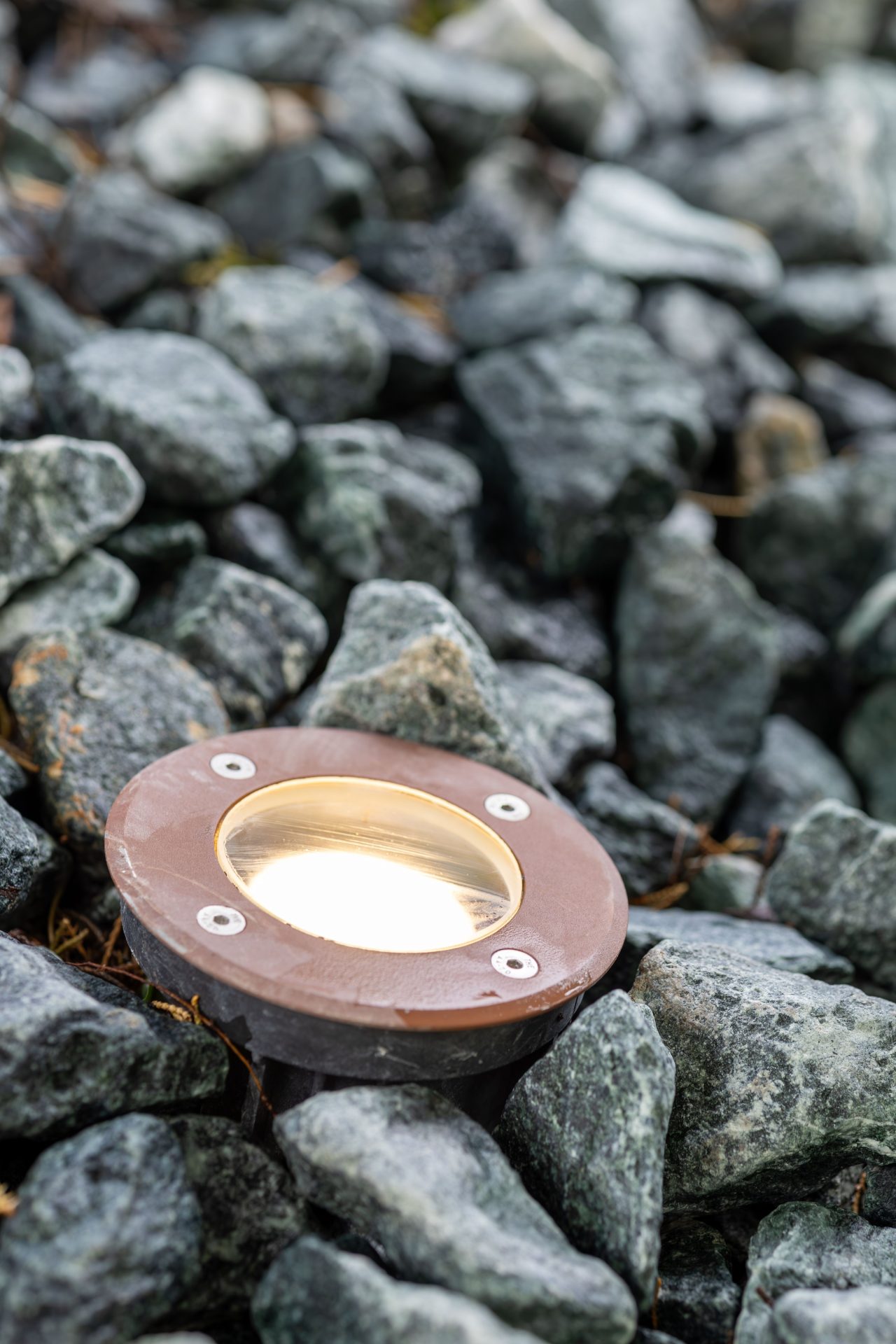 Hardscape lighting